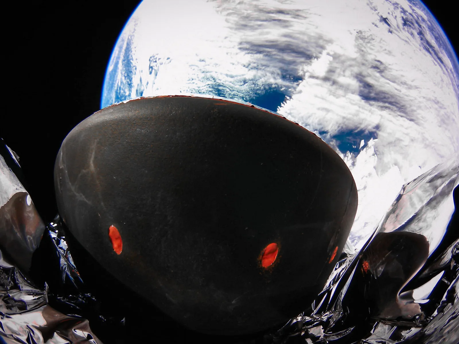 Inversion Space's Ray reentry capsule in space