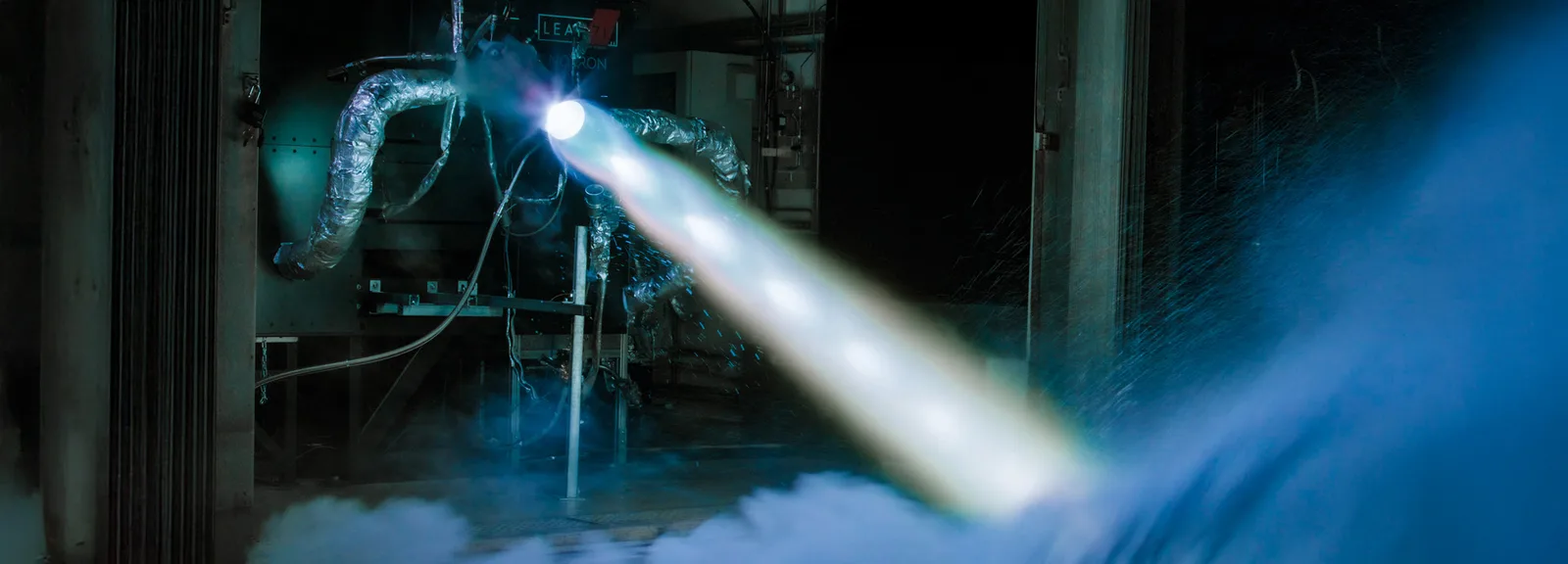 Hot-fire test of a LEAP 71 methalox rocket engine designed by Noyron